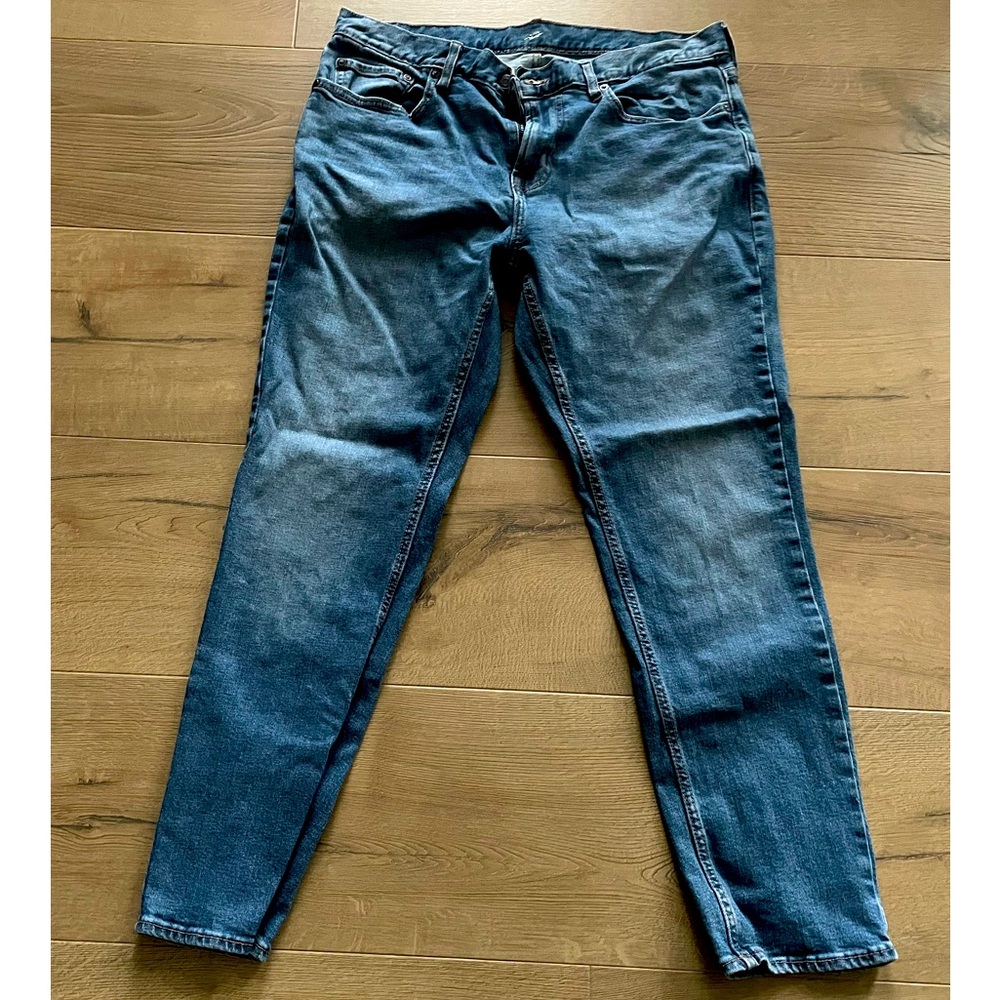 Old Navy Jeans
34x30
Lightly used